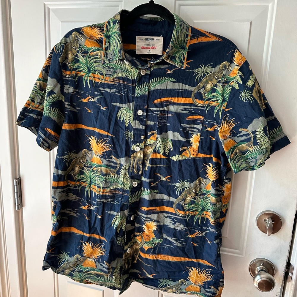 Urban pipeline men’s dinosaur button down pocket tee